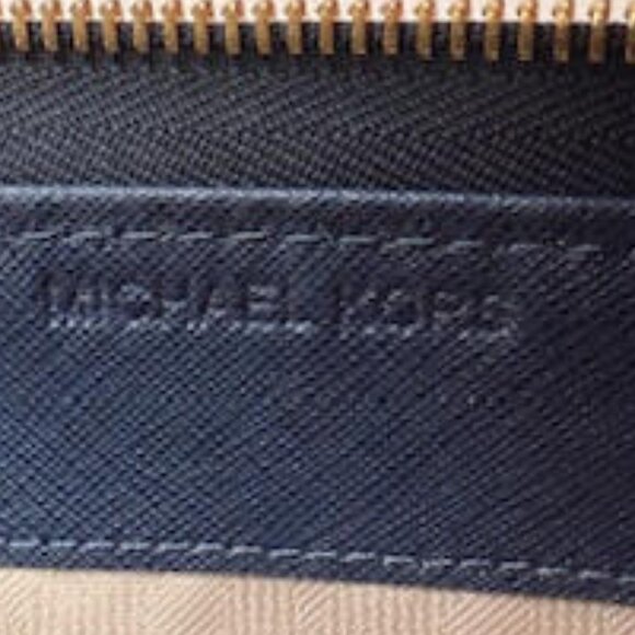 Michael Kors Jet Set Travel Navy Zip Wallet Wristlet - Picture 8 of 9